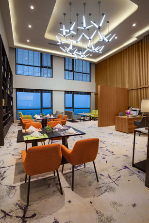 Imagen de los interiores del Hotel Holiday Inn Putian Xiuyu. Foto 12