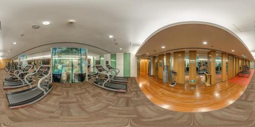 Imagen de los interiores del Hotel Holiday Inn Qingdao City Centre, An Ihg. Foto 9