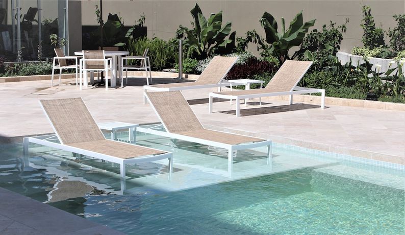 Imagen de la piscina del Hotel Holiday Inn Quito Airport, an IHG Hotel. Foto 17