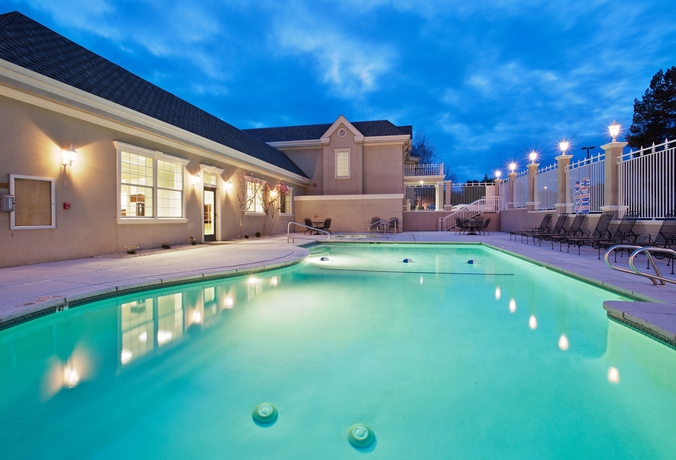 Imagen de la piscina del Hotel Holiday Inn Redding, An Ihg. Foto 16