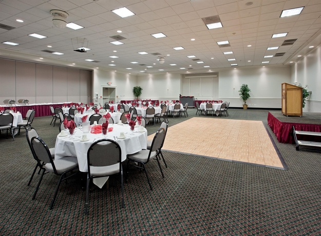 Imagen de los interiores del Hotel Holiday Inn Redding, An Ihg. Foto 12