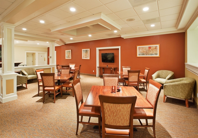 Imagen del bar/restaurante del Hotel Holiday Inn Redding, An Ihg. Foto 6