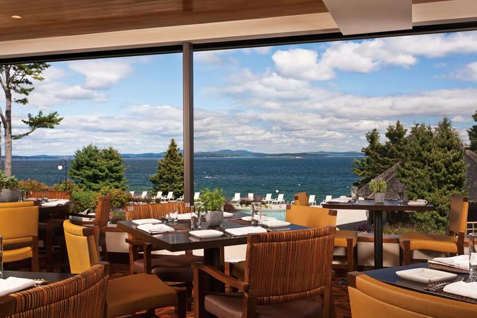 Imagen del bar/restaurante del Hotel Holiday Inn Resort Bar Harbor - Acadia Natl Park, An Ihg. Foto 2