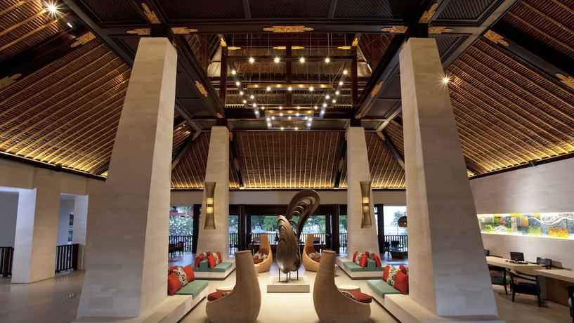 Imagen de los interiores del Hotel Holiday Inn Resort Baruna Bali. Foto 17