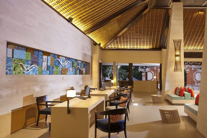 Imagen de los interiores del Hotel Holiday Inn Resort Baruna Bali. Foto 18