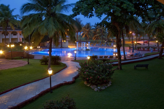 Imagen de la piscina del Hotel Holiday Inn Resort Goa, An Ihg. Foto 15