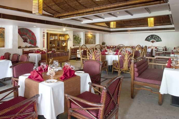 Imagen del bar/restaurante del Hotel Holiday Inn Resort Goa, An Ihg. Foto 3