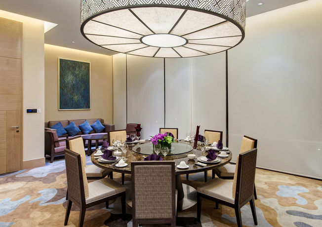 Imagen del bar/restaurante del Hotel Holiday Inn Resort Hainan Clear Water Bay. Foto 4
