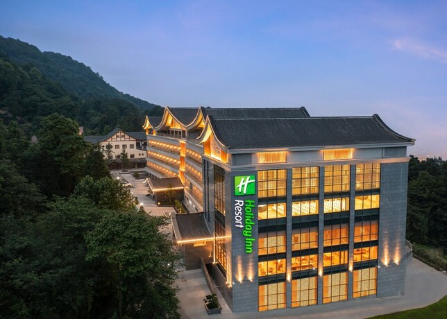 Imagen general del Hotel Holiday Inn Resort Mengding Mountain, an IHG Hotel. Foto 1
