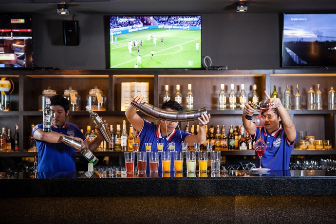 Imagen del bar/restaurante del Hotel Holiday Inn Resort Phuket Surin Beach. Foto 2