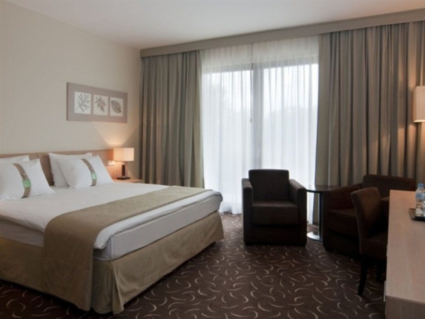 Imagen general del Hotel Holiday Inn Resort Warszawa J&oacute;zef&oacute;w****. Foto 3