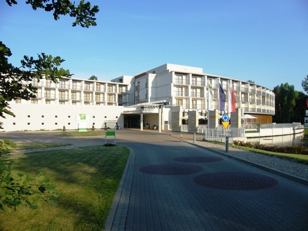Imagen general del Hotel Holiday Inn Resort Warszawa J&oacute;zef&oacute;w****. Foto 4