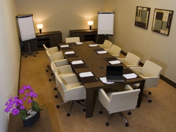 Imagen general del Hotel Holiday Inn Resort Warszawa J&oacute;zef&oacute;w****. Foto 6