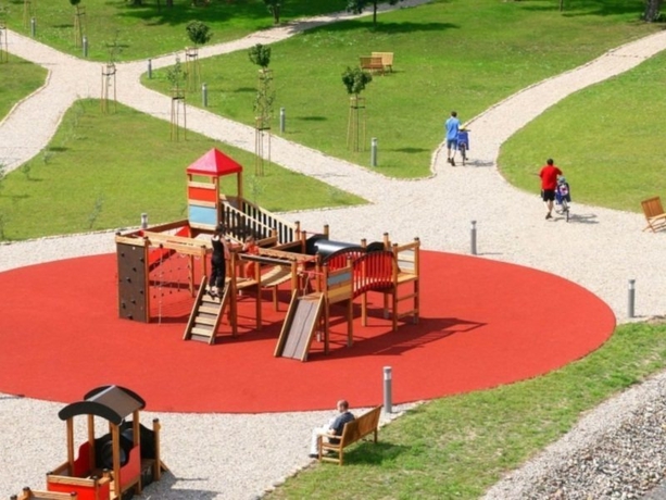 Imagen general del Hotel Holiday Inn Resort Warszawa J&oacute;zef&oacute;w****. Foto 9