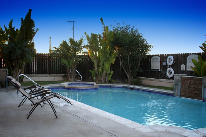 Imagen de la piscina del Hotel Holiday Inn Reynosa Industrial Poniente. Foto 16