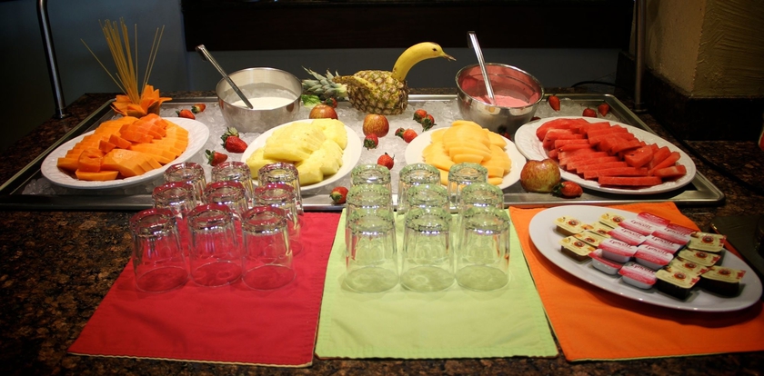 Imagen del bar/restaurante del Hotel Holiday Inn Reynosa Industrial Poniente. Foto 2