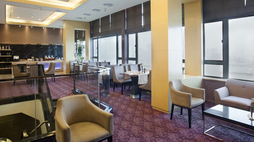 Imagen de los interiores del Hotel Holiday Inn Riverside Wuhan, An Ihg. Foto 8