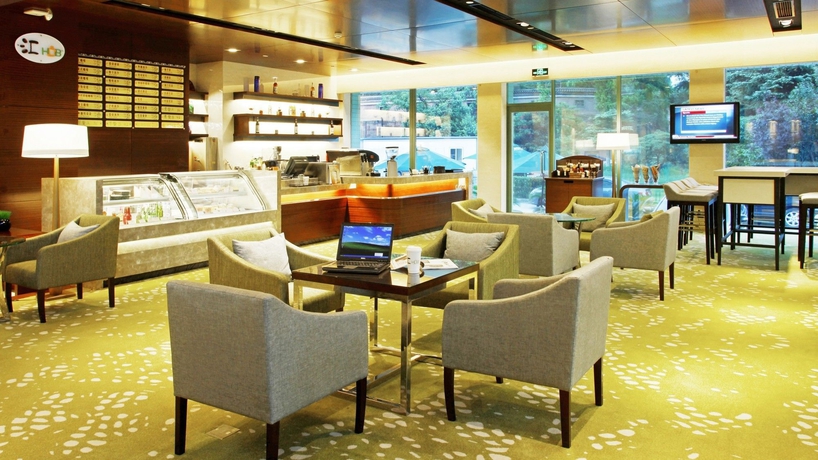 Imagen de los interiores del Hotel Holiday Inn Riverside Wuhan, An Ihg. Foto 12