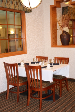 Imagen del bar/restaurante del Hotel Holiday Inn Riverton, An Ihg. Foto 1