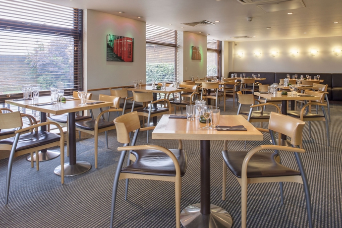 Imagen del bar/restaurante del Hotel Holiday Inn Rochester Chatham, An Ihg. Foto 3