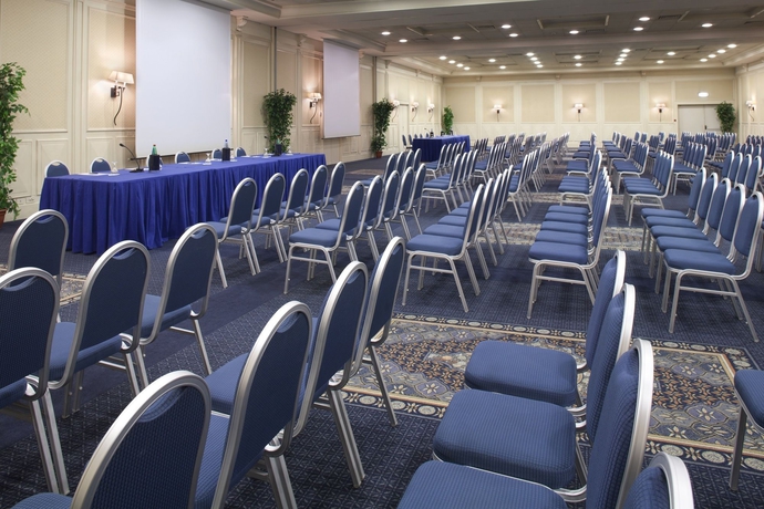 Imagen de los interiores del Hotel Holiday Inn Rome- Eur Parco Dei Medici, An Ihg. Foto 13