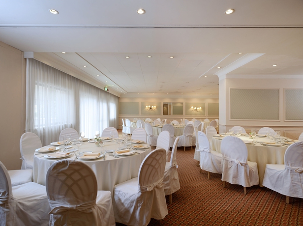 Imagen de los interiores del Hotel Holiday Inn Rome- Eur Parco Dei Medici, An Ihg. Foto 14