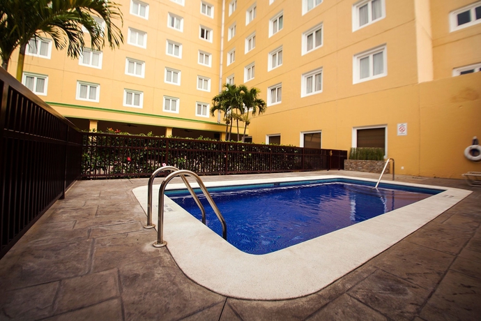 Imagen de la piscina del Hotel Holiday Inn San Salvador, An Ihg. Foto 16