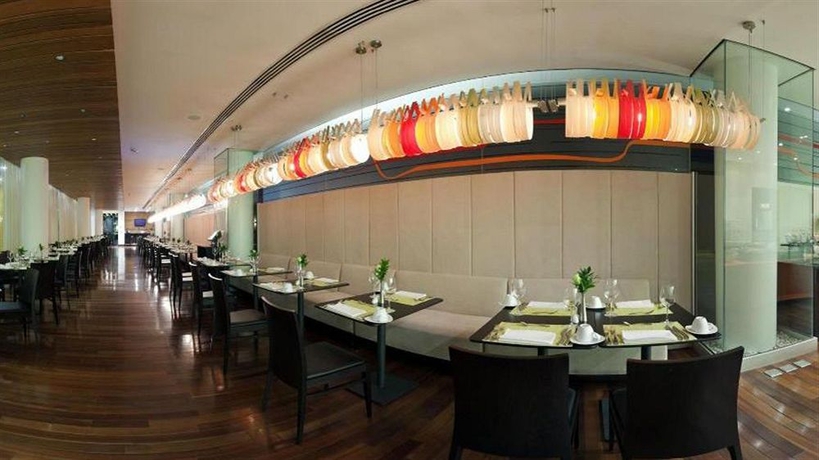 Imagen del bar/restaurante del Hotel Holiday Inn Santo Domingo. Foto 3