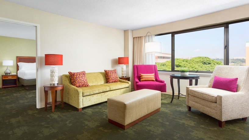 Imagen de la habitación del Hotel Holiday Inn Seacaucus Meadowlands. Foto 15