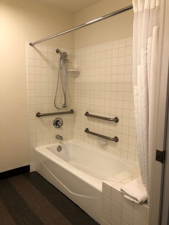 Imagen de la habitación del Hotel Holiday Inn Selma - Swancourt, an IHG. Foto 7