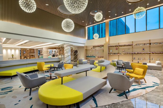 Imagen de los interiores del Hotel Holiday Inn Shanghai Dishui Lake. Foto 17