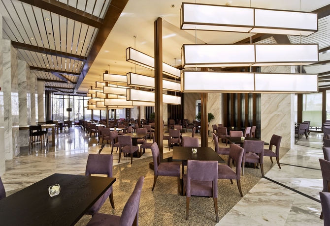 Imagen del bar/restaurante del Hotel Holiday Inn Shanghai Hongqiao West, An Ihg. Foto 3