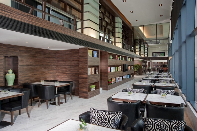 Imagen del bar/restaurante del Hotel Holiday Inn Shanghai Hongqiao West, An Ihg. Foto 4