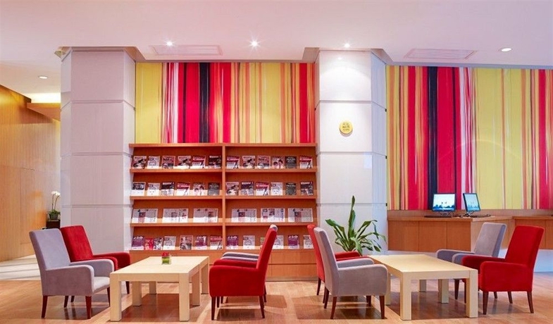 Imagen de los interiores del Hotel Holiday Inn Shanghai Jing'an. Foto 10