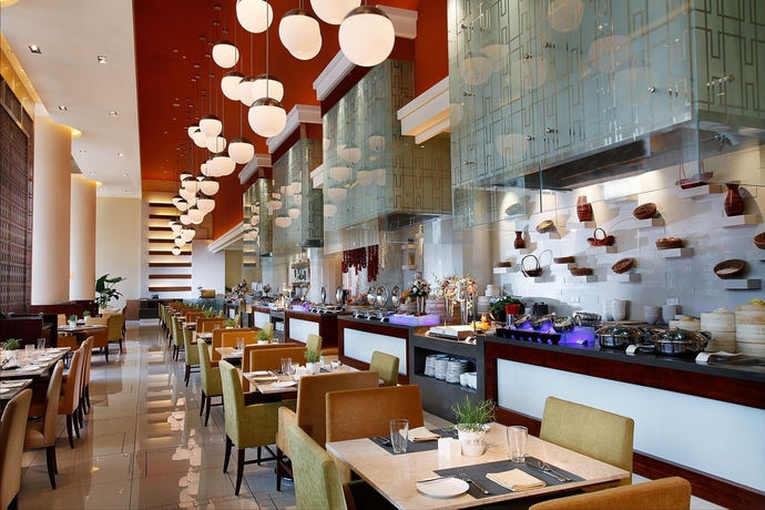 Imagen del bar/restaurante del Hotel Holiday Inn Shanghai Pudong Kangqiao, An Ihg. Foto 4