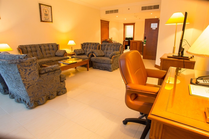 Imagen de los interiores del Hotel Holiday Inn Sharjah. Foto 11