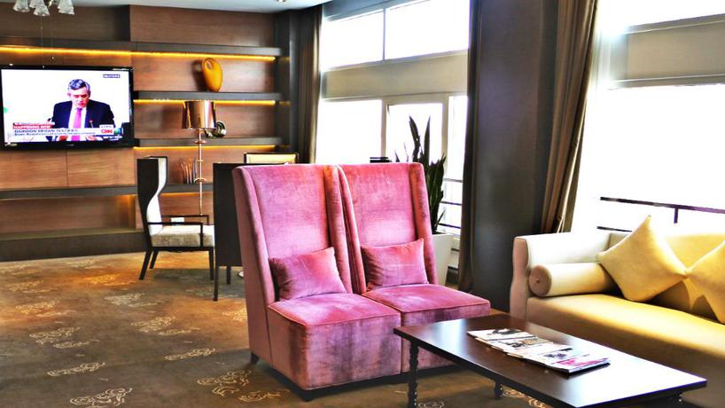 Imagen del bar/restaurante del Hotel Holiday Inn Shijiazhuang Central. Foto 8