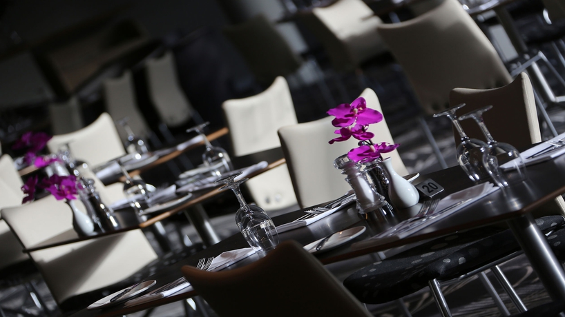 Imagen del bar/restaurante del Hotel Holiday Inn Sittingbourne, An Ihg. Foto 3