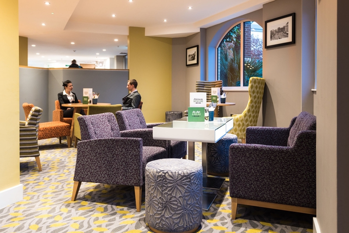 Imagen del bar/restaurante del Hotel Holiday Inn Slough - Windsor, An Ihg. Foto 8