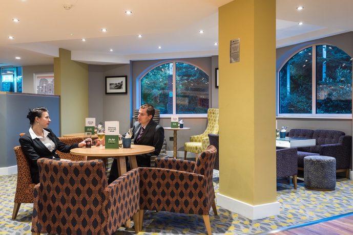 Imagen del bar/restaurante del Hotel Holiday Inn Slough - Windsor, An Ihg. Foto 10