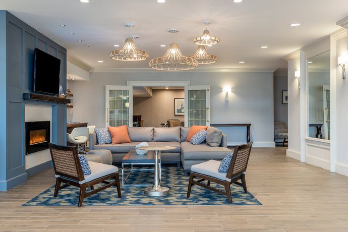 Imagen de los interiores del Hotel Holiday Inn South Kingstown (Newport Area), an IHG. Foto 17
