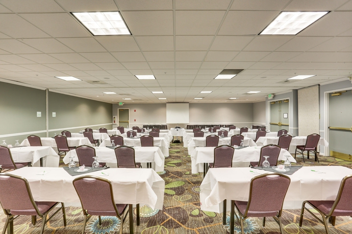 Imagen de los interiores del Hotel Holiday Inn Spokane Airport, An Ihg. Foto 10