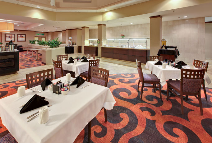 Imagen del bar/restaurante del Hotel Holiday Inn Springdale/fayetteville Area, An Ihg. Foto 4