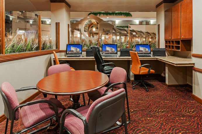 Imagen de los interiores del Hotel Holiday Inn Springdale/fayetteville Area, An Ihg. Foto 11