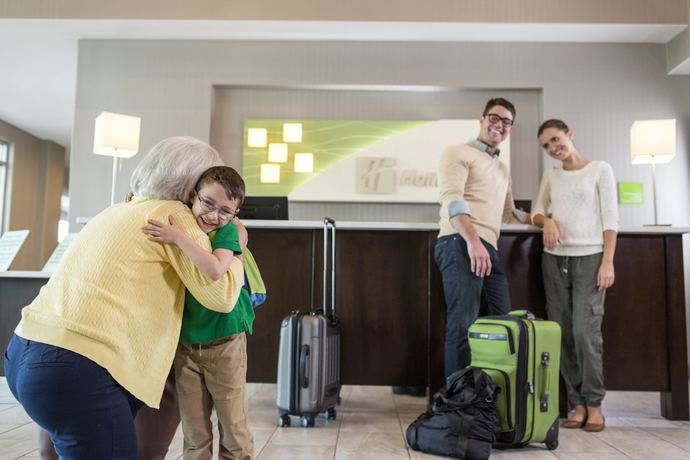 Imagen de los interiores del Hotel Holiday Inn St. Louis - Creve Coeur by IHG. Foto 14