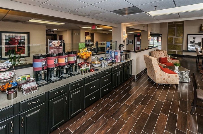 Imagen del bar/restaurante del Hotel Holiday Inn St. Petersburg West, An Ihg. Foto 4