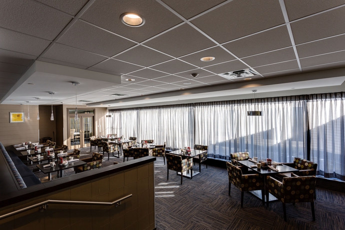 Imagen del bar/restaurante del Hotel Holiday Inn Sudbury, An Ihg. Foto 2