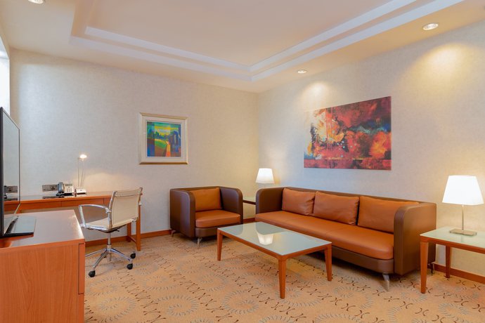 Imagen de la habitación del Hotel Holiday Inn Suites Kuwait, An Ihg. Foto 6