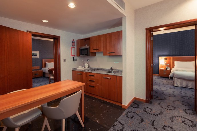 Imagen de la habitación del Hotel Holiday Inn Suites Kuwait, An Ihg. Foto 7