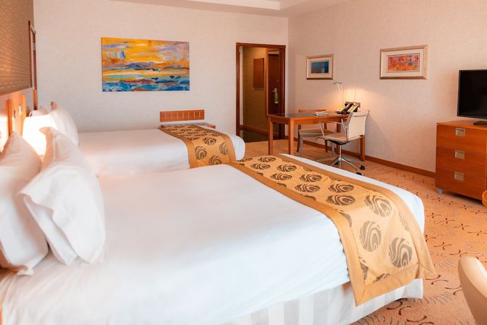 Imagen de la habitación del Hotel Holiday Inn Suites Kuwait, An Ihg. Foto 12